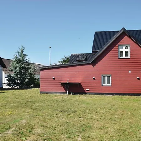 Three-bedroom In Apartment *
